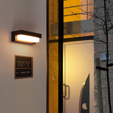 Modern Outdoor Solar Wall Light Sconce with LED Illumination Outdoor Lighting